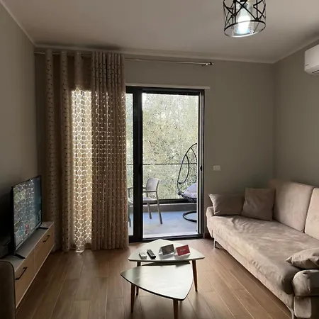 Sunny Hill Aparthotel Radhimë