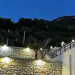 Sunny Hill 3*