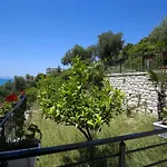 Sunny Hill Aparthotel 3*
