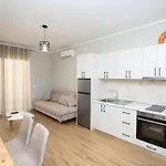 Sunny Hill 3*