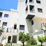 Sunny Hill 3*