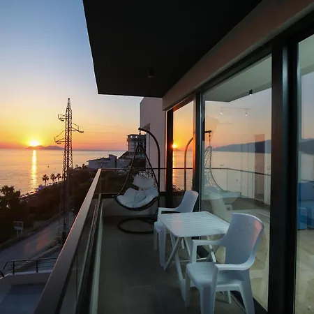 Sunny Hill Apart Otel Radhimë