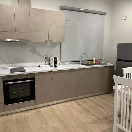 アパートホテル Sunny Hill Radhimë