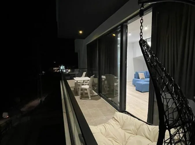 Sunny Hill 3*