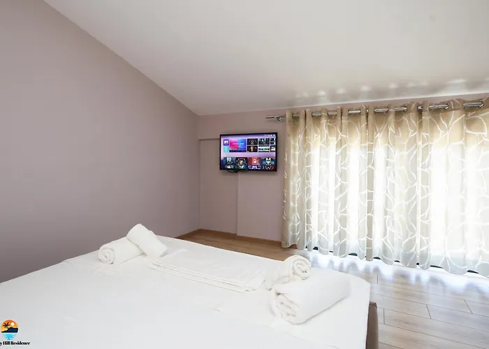 Sunny Hill Aparthotel Radhimë