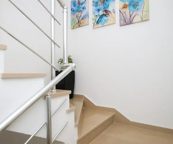 Aparthotel Sunny Hill 3*