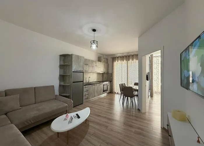Sunny Hill شقة فندقية Radhimë
