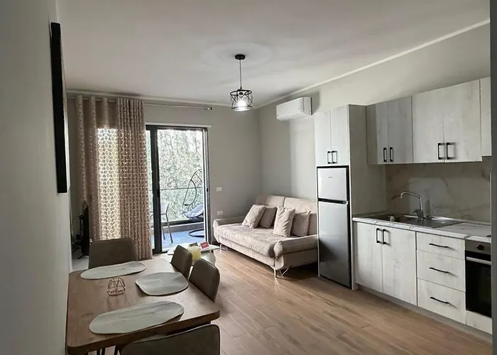 Sunny Hill شقة فندقية Radhimë
